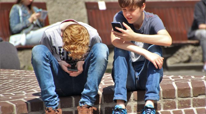 Cell phone use can damage your child’s future fertility